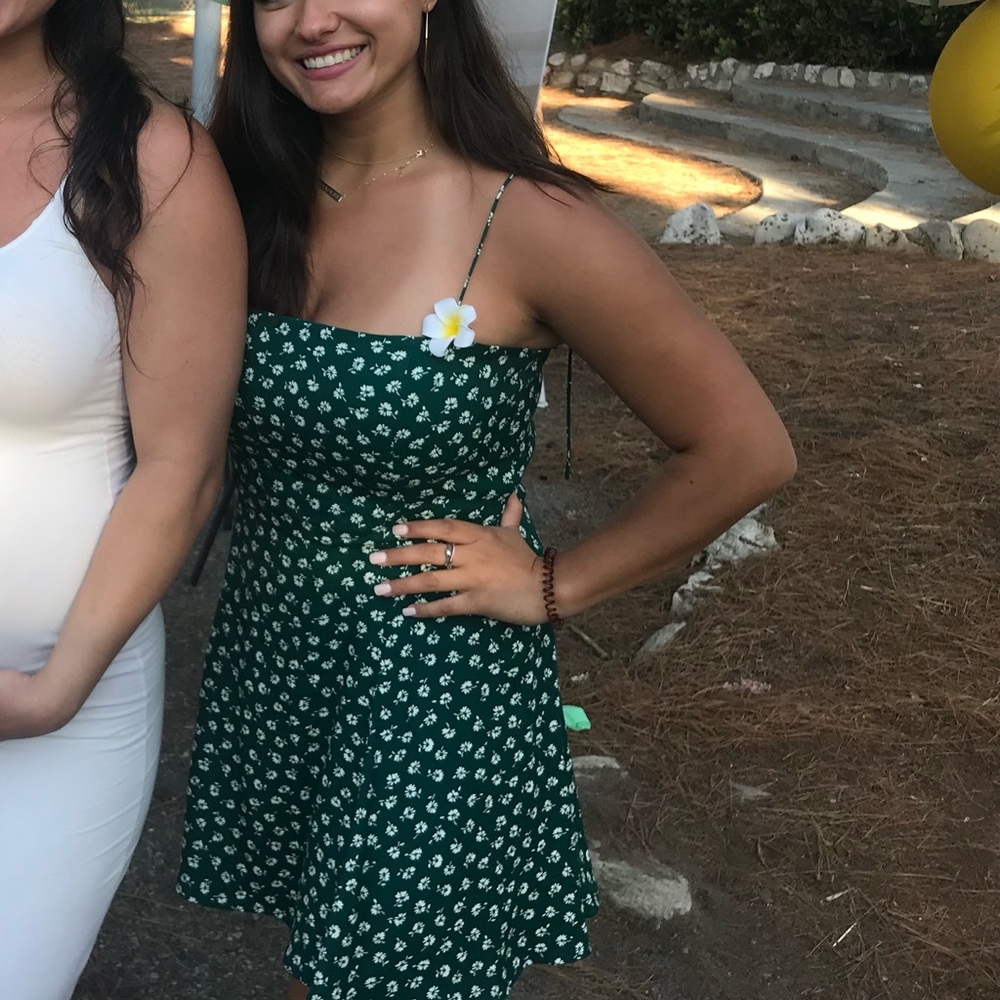 Reformation Sarah Tie Shoulder Dress in size 10 Chive Green